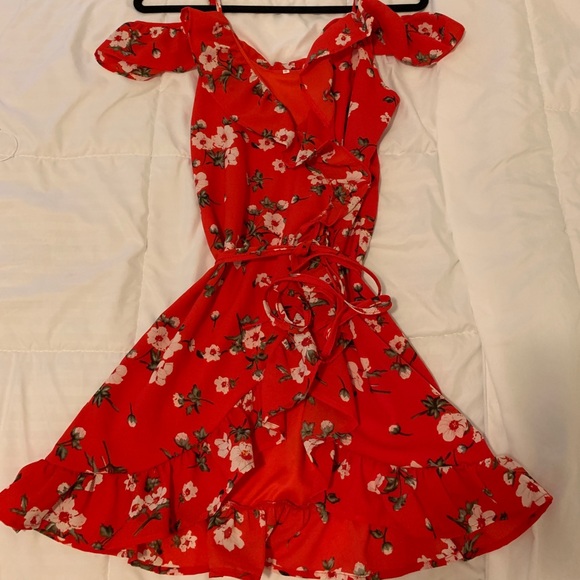 Cute wrap dress - Picture 4 of 4